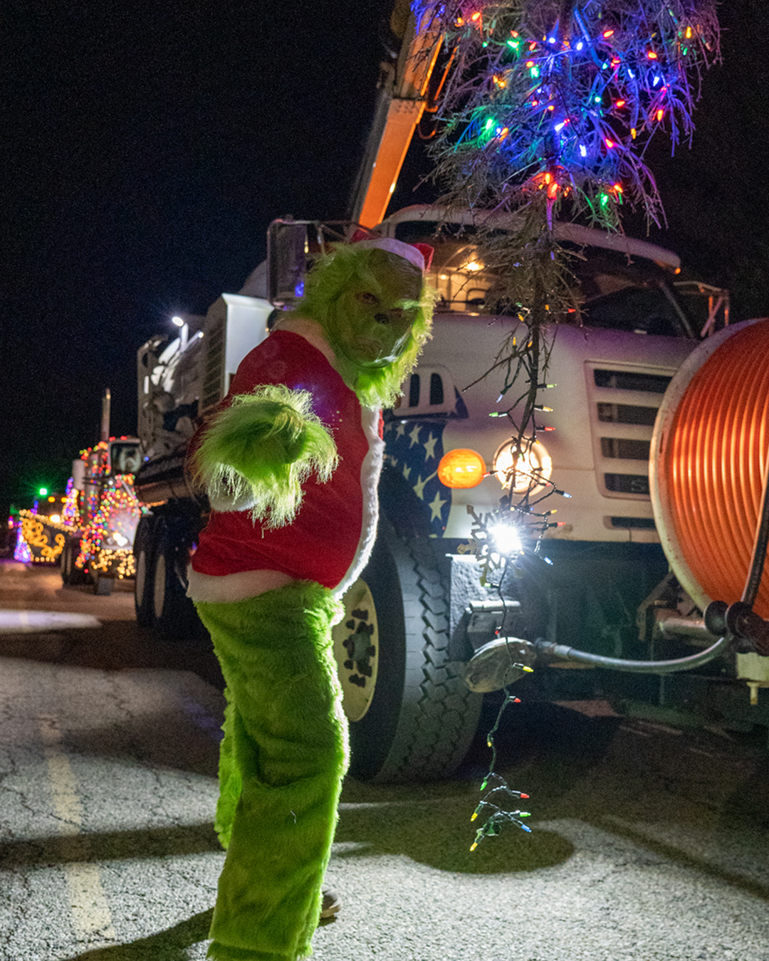 Celebrating Community Spirit: Pete Black Plumbing Shines at Fowlerville’s Christmas Parade